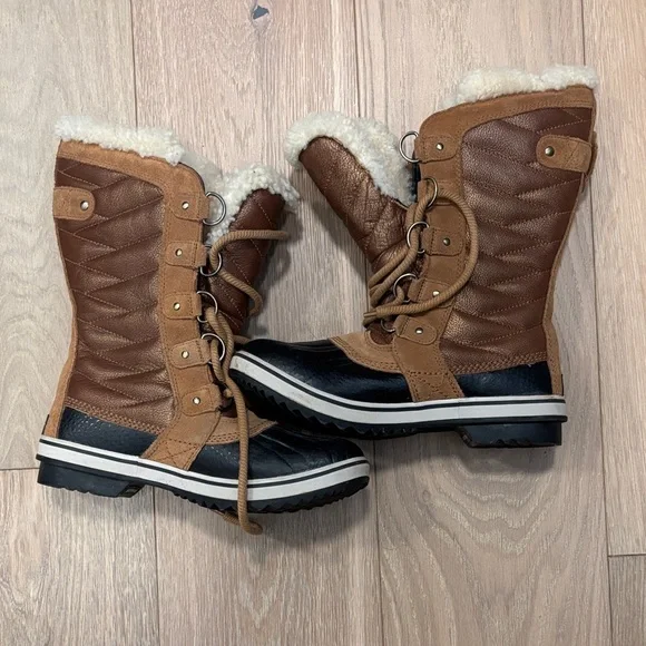 Sorel Women’s Snow Boots - Picture 1 of 1